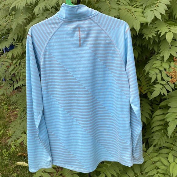 Nike, Girls Quarter Zip - light blue and silvery gray stripped. - Picture 4 of 4